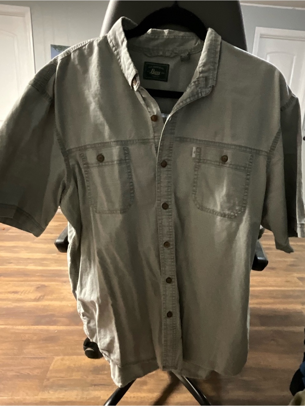 Bass Men’s Large Short Sleeve Button Down Shirt Khaki Tan Casual Outdoor